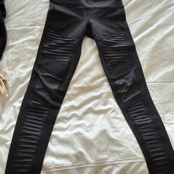 ALO LEGGINGS - Picture 2 of 2